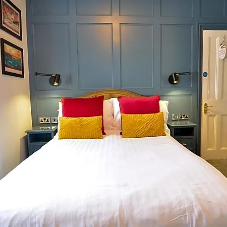 Fairfield House And Gardens Bed and Breakfast