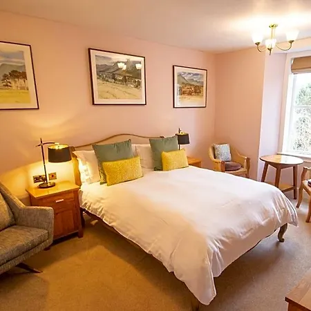 Fairfield House And Gardens Bed and Breakfast