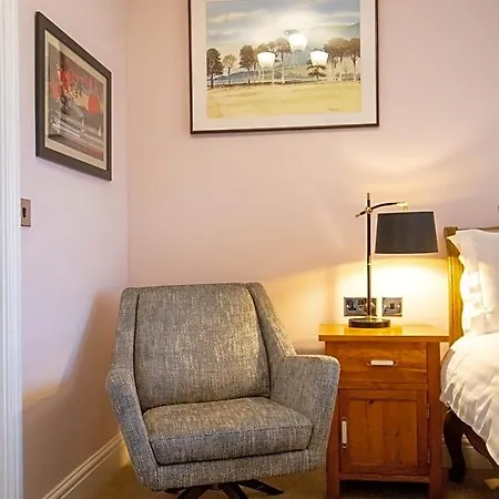 Fairfield House And Gardens Bed and Breakfast 4*