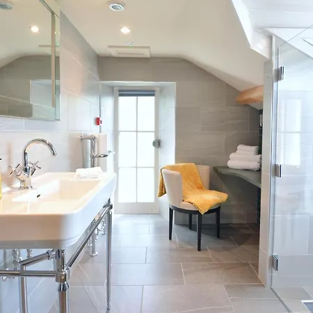 Fairfield House&gardens 4*